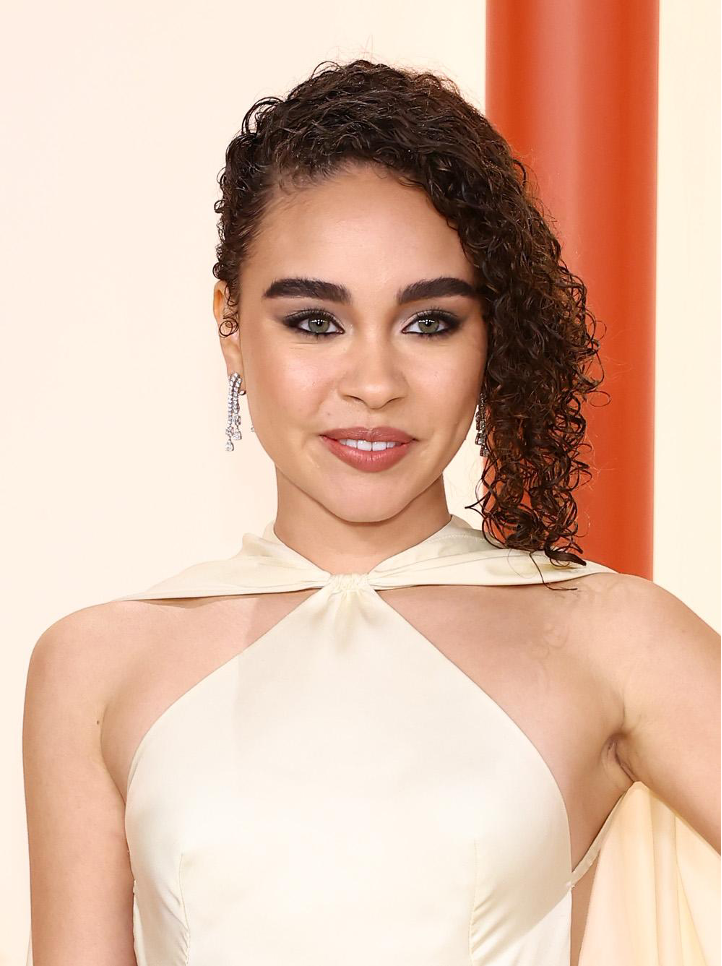 Avatar Star Bailey Bass uses Curlsmith at the Oscars