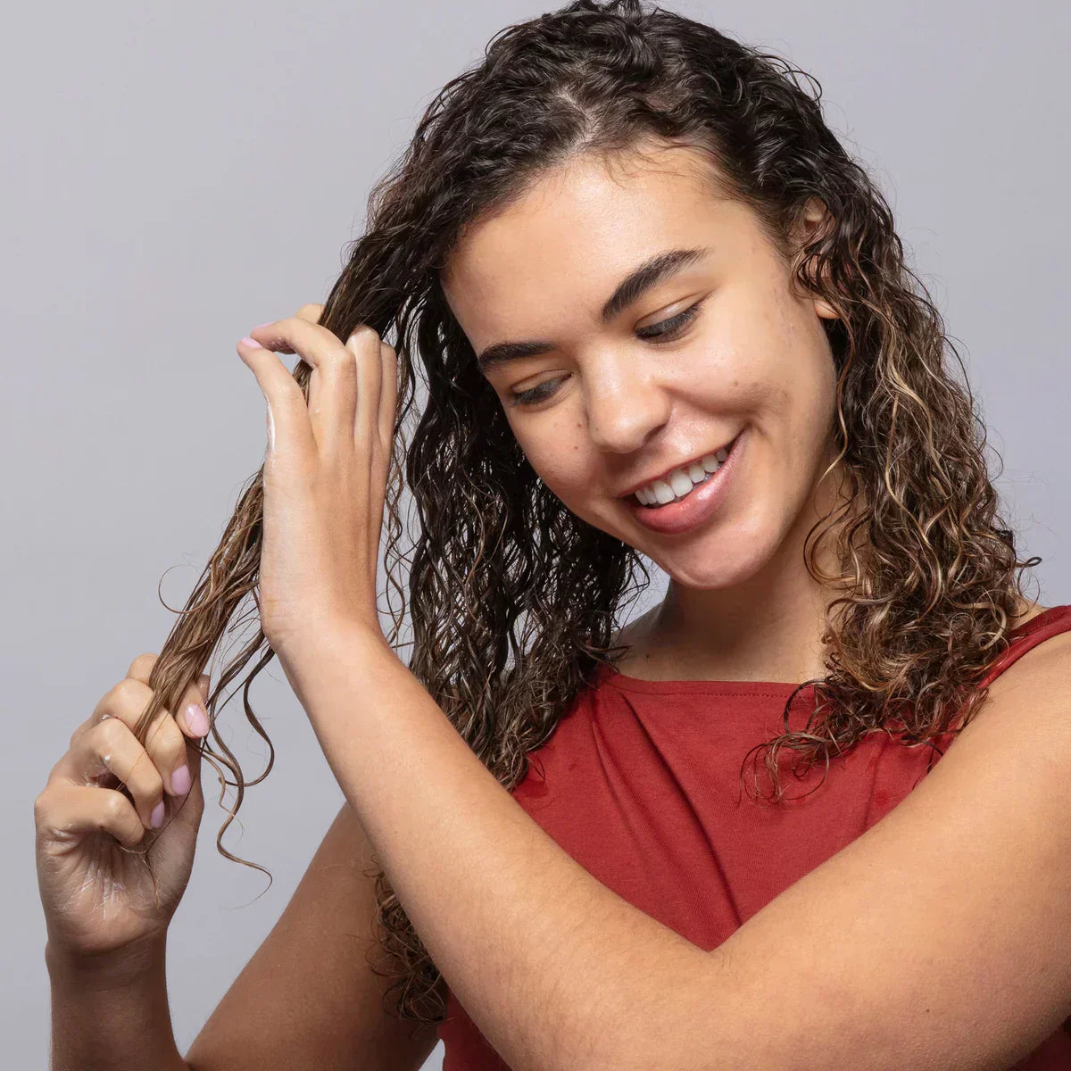 How to Use Leave-in Conditioner & What Does it Do? - Curlsmith