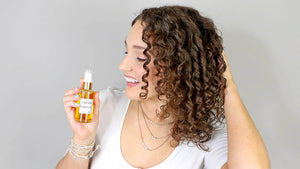 5 BENEFITS OF USING HAIR OILS IN YOUR CURLY ROUTINE